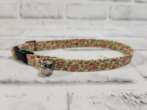 Tiny Green Floral 3/8" Cat Collar