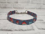 Mushroom Fields 3/4" Medium Chain Martingale Collar 12"-19"